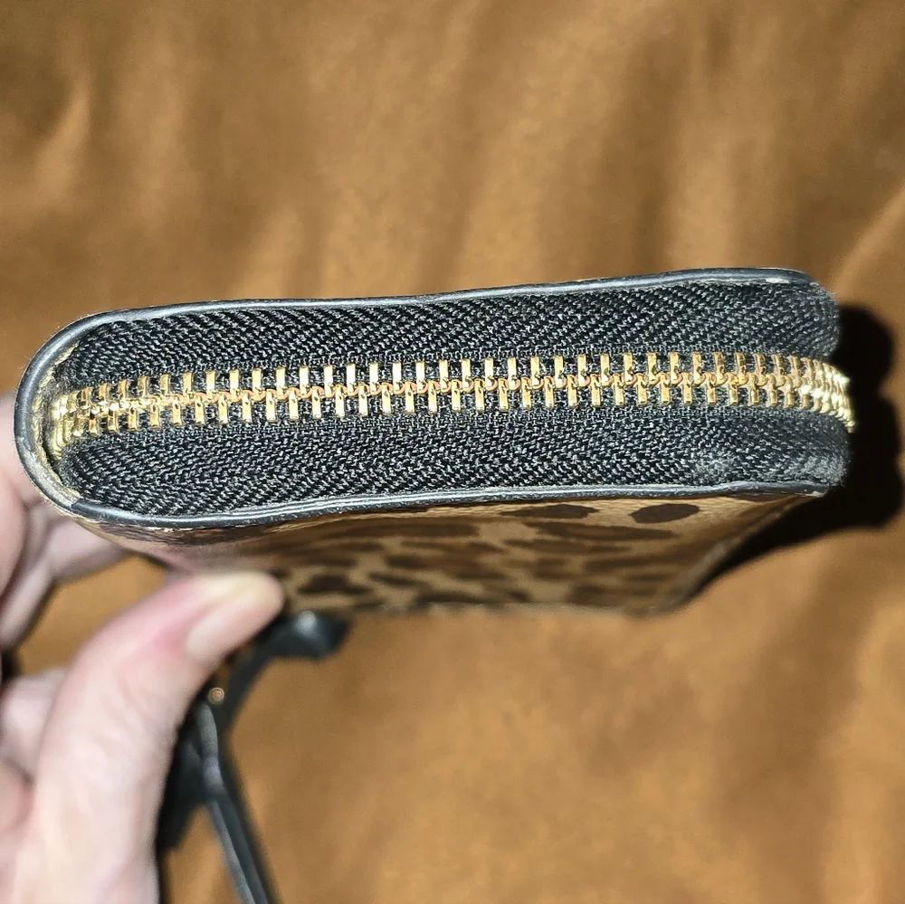 Tory Burch Kerrington Ocelot Print Zip Around Wallet — EUC